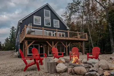 Image de Lake Cabin w/ Hot Tub & Movie Theater Close to Mountains