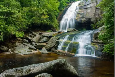 Image de While in Sapphire, check out the Whitewater Falls!