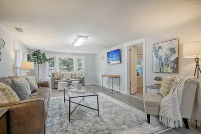 Image de Firefly Cottage in Park Circle now Available! Great backyard close to everything