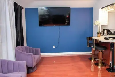 Image de Empire Suite \nFully Furnished Suite  30+ Day Stays  Ideal for Professionals