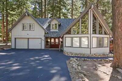 Image de Dog-Friendly, 5-Bedroom Cabin, Lake & Skiing