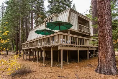 Image de 4 Bedroom Cabin - Close to Lake & Forest