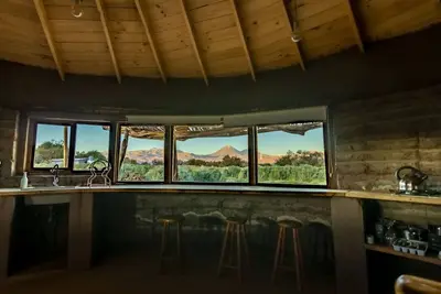 Image de Hermosa Cabaña con Vista al Volcán, Construida en Técnicas Locales, 58m2