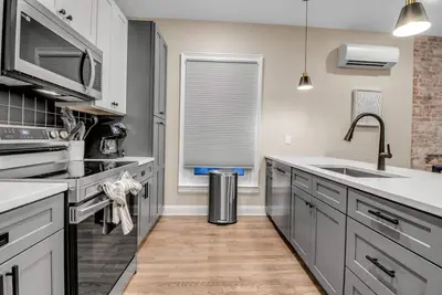Image de Enjoy a stylish experience at this centrally-located place.