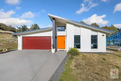Image de The Lakehouse - On the shores of Lake Jindabyne in the Snowy Mountains\n\n