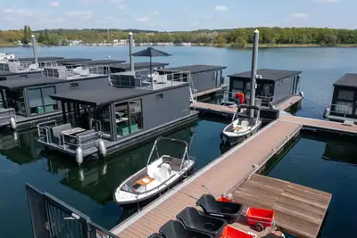 Image de Péniche à Mookerplas avec sauna tonneau