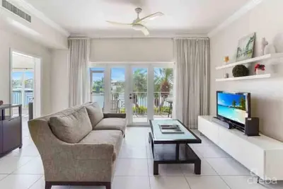 Image de Sanctuary Cove, Waterfront 2bd 2bth, King Bd, Pool, Porch at Grand Harbour.