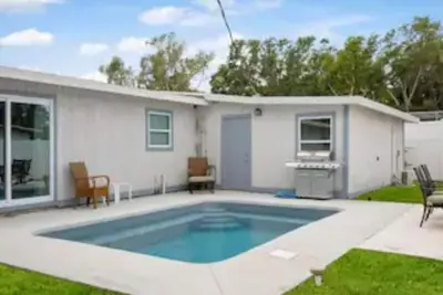 Image de Home with heated pool & Fenced Yard by Siesta Key!