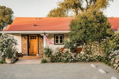 Image de Modernized Farm House On a U Pick Farm