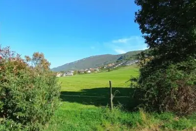 Image de Appartement fonctionnel près du lac. Environnement calme juforêt et montagne.