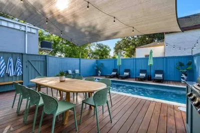 Image de New! Vibrant Private Home w Pool near French Quarter & Frenchman