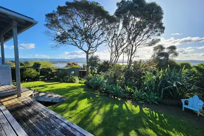 Image de Home with gorgeous mountain and water views