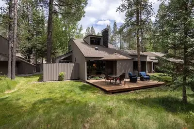 Image de Sunriver Meadow House - A Place to Relax, located 2 minutes from the Village.