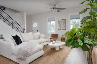 Image de Dt Oasis ~ Great Amenities, Wfh Set-up, Outdoor Dining, Tennis & Pickleball