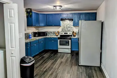 Image de Rare 3/2 Cozy Bedroom Near most Colleges & Downtown B. R