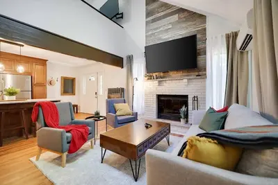 Image de Cozy 3 Br | Game Area | Fire Pit