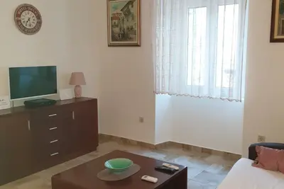 Image de Cozy 2 bedroom apartment: Spacious, modern, serene. Contact for details. \"