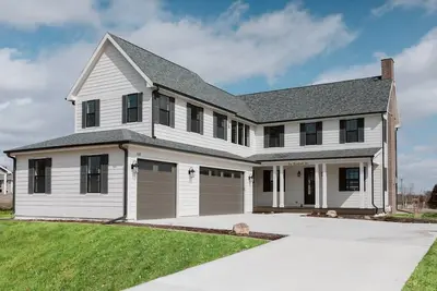 Image de Elegant Home in Agrihood w/ Modern Comforts, \"Luxurious Retreat in Iowa's First Agrihood: Minutes to