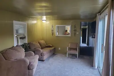 Image de Clean old single-wide in Sand Lake, Mi. Pet Friendly, near White Pine Trail