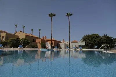Image de Fantástico Apartamento en Playa del Duque Alma 2