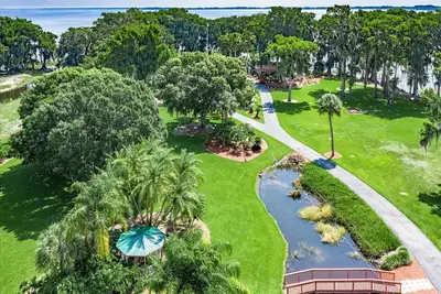 Image de Windy Point Estate - On Lake Istokpoga-5bdr. 5 1/2bath 7 beds. Amazing grounds