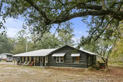 Image de Large luxury cabin on 2 ponds with Vip/Selfie Room