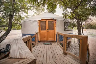 Image de River Yurt Village/Medina River/Hot Tub/Close to Town/Blue Jay