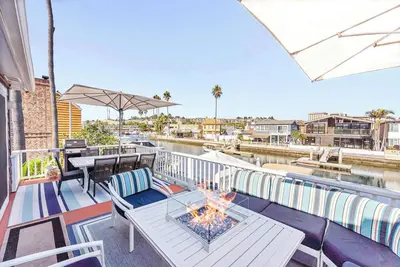 Image de Stunning BayVIEW Home w/ Epic Waterfront Views!