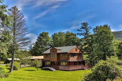 Stream-Side Atrium House w\/ Pool Table & 4 Cozy Efficiency Units
