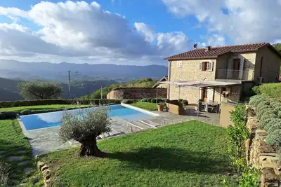 Image de Restored Farmhouse With Infinity Pool, Mountain Views and Landscaped Garden