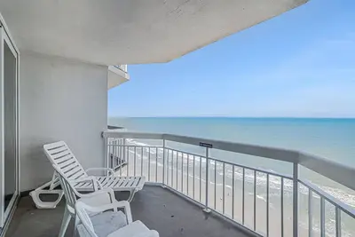 Image de Oceanfront 2bed/2bath-Water's Edge Resort-1402 Indoor/Outdoor Pool & Hot Tub