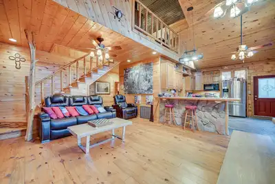 Image de Fort Towson Cabin < 1 Block to Raymond Gary Lake