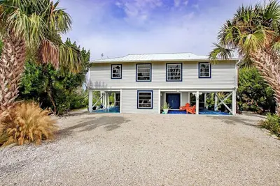 Image de Charming Sanibel Island Home Minutes From The Beach - Catch of the Day