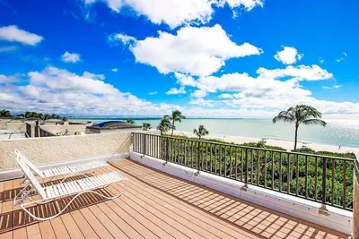 Image de Enjoy Endless Views - Beachfront 2/2 Condo On Sanibel Island - Compass Point #163