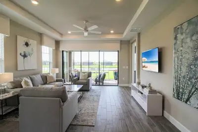 Image de Bright and airy waterfront villa in the Esplanade - Sunny Retreat