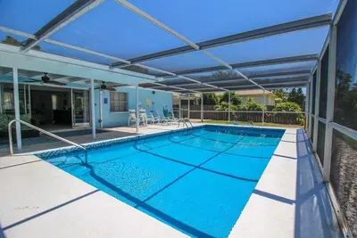 Image de Stylish 3/2 Pool Home near Siesta Key - Turtle House