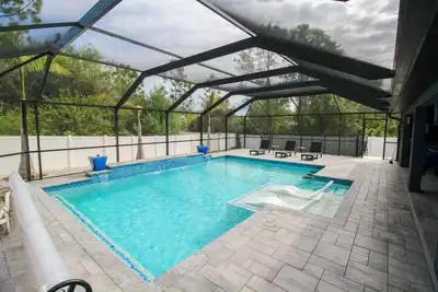 Image de Chic 3 Br Private Pool Home in Lehigh Acres - The Grand Villa