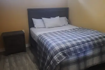 Image de 1 Bedroom Basement Suite