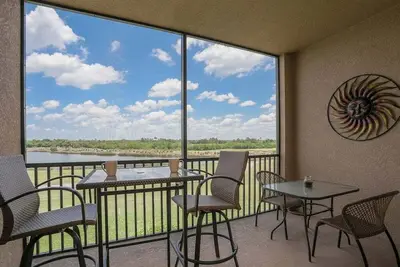 Image de Second Floor River Strand Condo Overlooking the Golf Course - Sunny Life