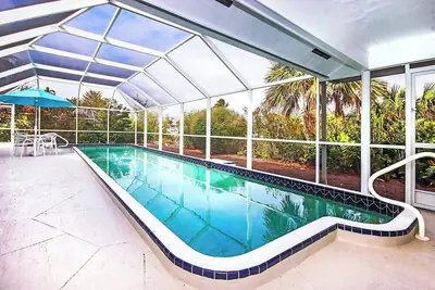 Image de Spacious island retreat with pool | Minutes to the beach - Blue Heron in Sanibel