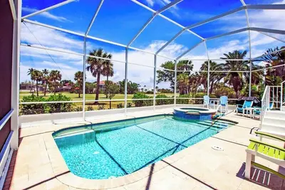 Image de Golf course pool home on 12th hole of the Sanibel Island Golf Club - Isle Awhile