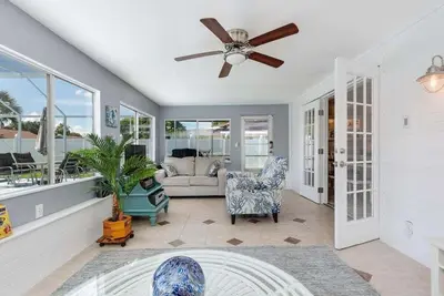Image de Immaculate 4/2 pool home in Village Green near Anna Maria Island - Southern Exposure