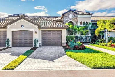 Image de Breathtaking 3 Br condo with lake views in Lakewood National Golf Club - Shades Of Summer