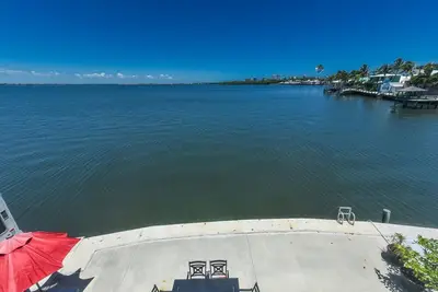 Image de Waterfront River + Ocean Beach Access