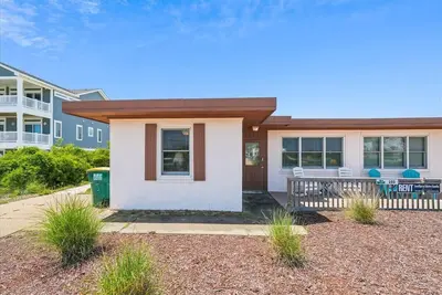 Image de Atlantic Breezes South - This airy duplex is steps from the beach!