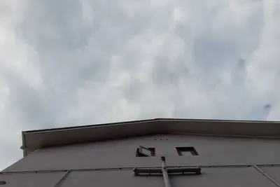 Image de The Purple House. Great sea view, walking distance to beach and 12mins to town.