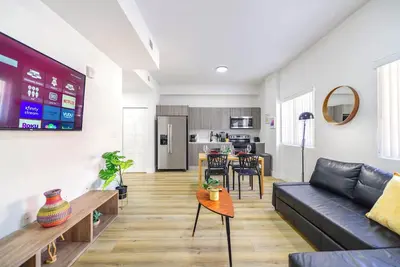 Image de Cozy & Central Miami Living