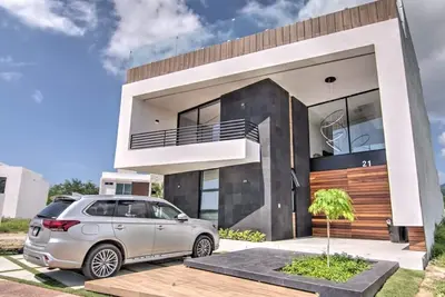 Image de Villa 21: Private Rooftop Pool & BNayar Beach Club