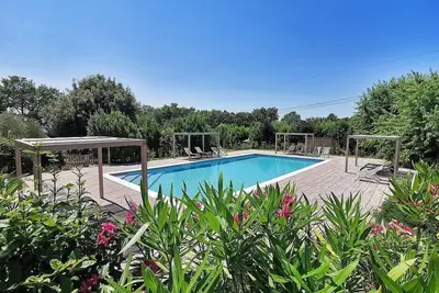 Image de Villa Raissa Grande: A characteristic and welcoming two-story villa immersed in a splendid landscape, in a lovely little hamlet, with Free Wi-Fi.