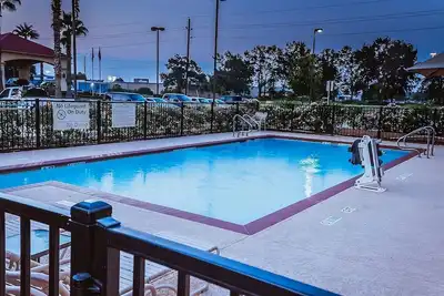 Image de A Place You'll Surely Enjoy! 2 Convenient Units, Outdoor Pool, Free Breakfast!